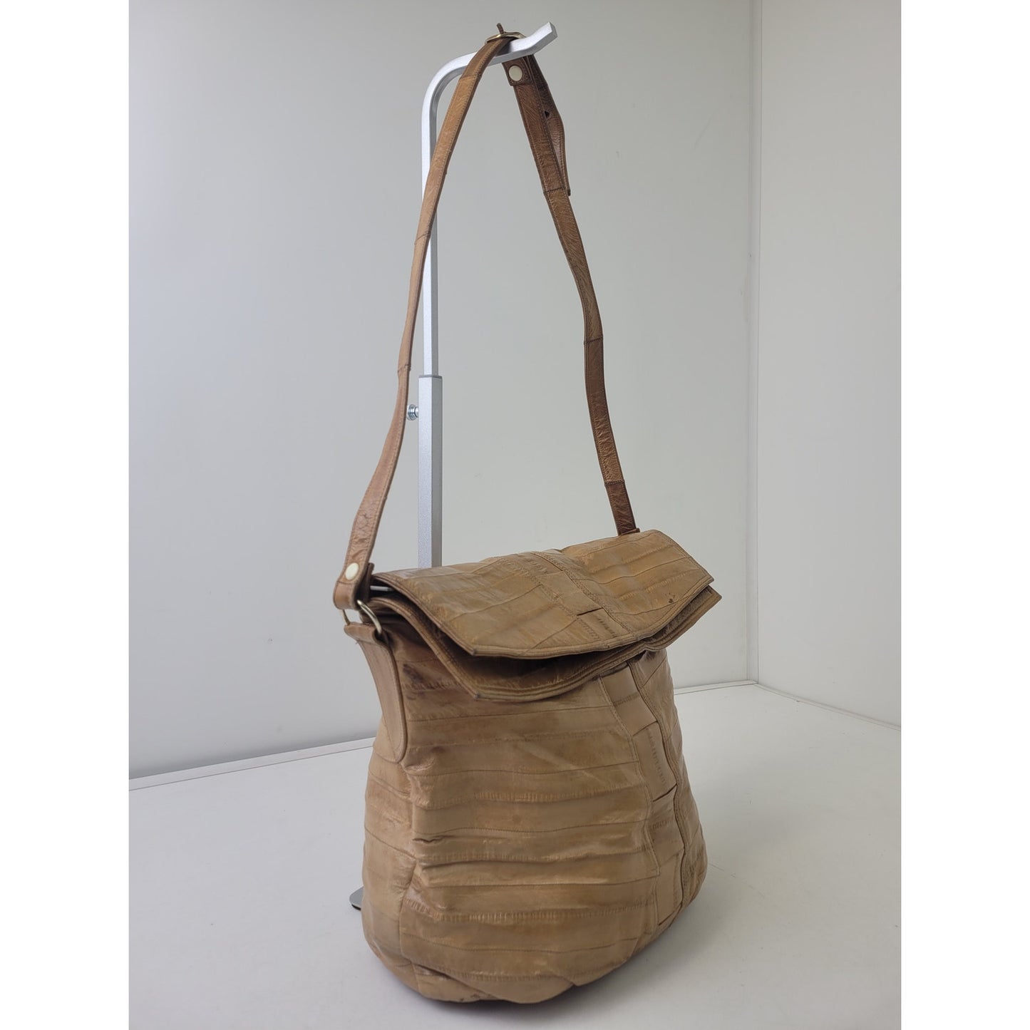 Vintage 1980s Tan Eel Skin Hobo Bucket Bag Medium Size Purse