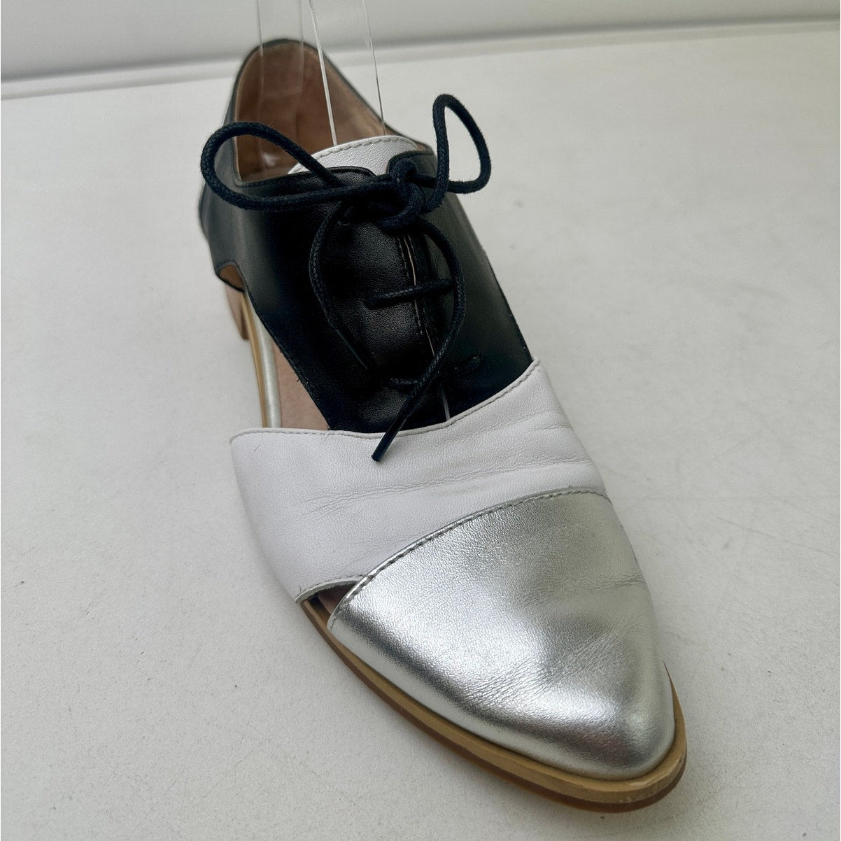 Bresley Silver/Black/White Leather Cutout Oxfords Women's Sz 9