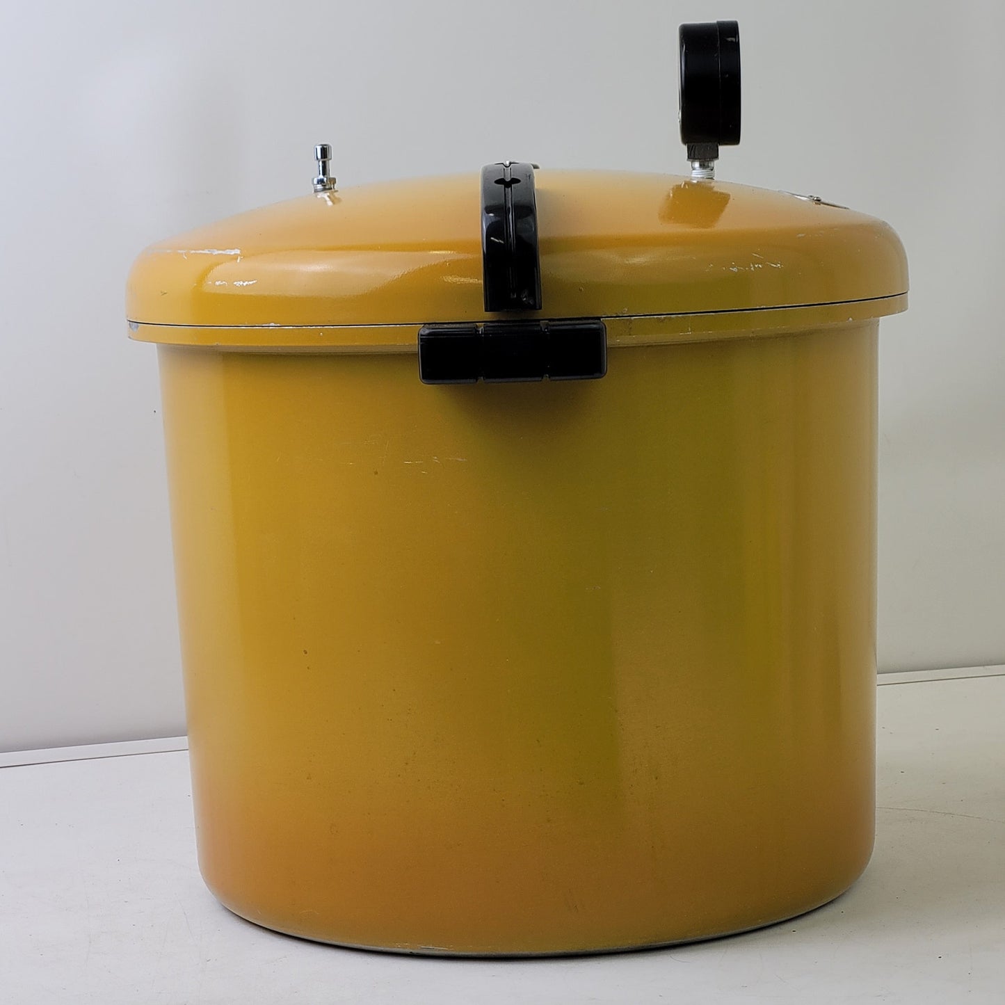 Vintage Presto Pressure Cooker Canner Large 20 Qt Yellow Harvest Gold