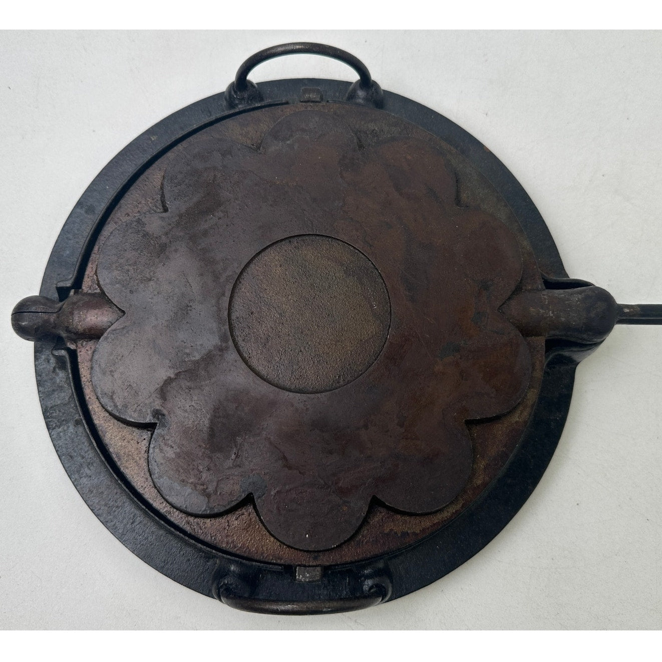 Vintage Husqvarna Norrahammar No. 5 Cast Iron Heart Waffle Iron W/ Base