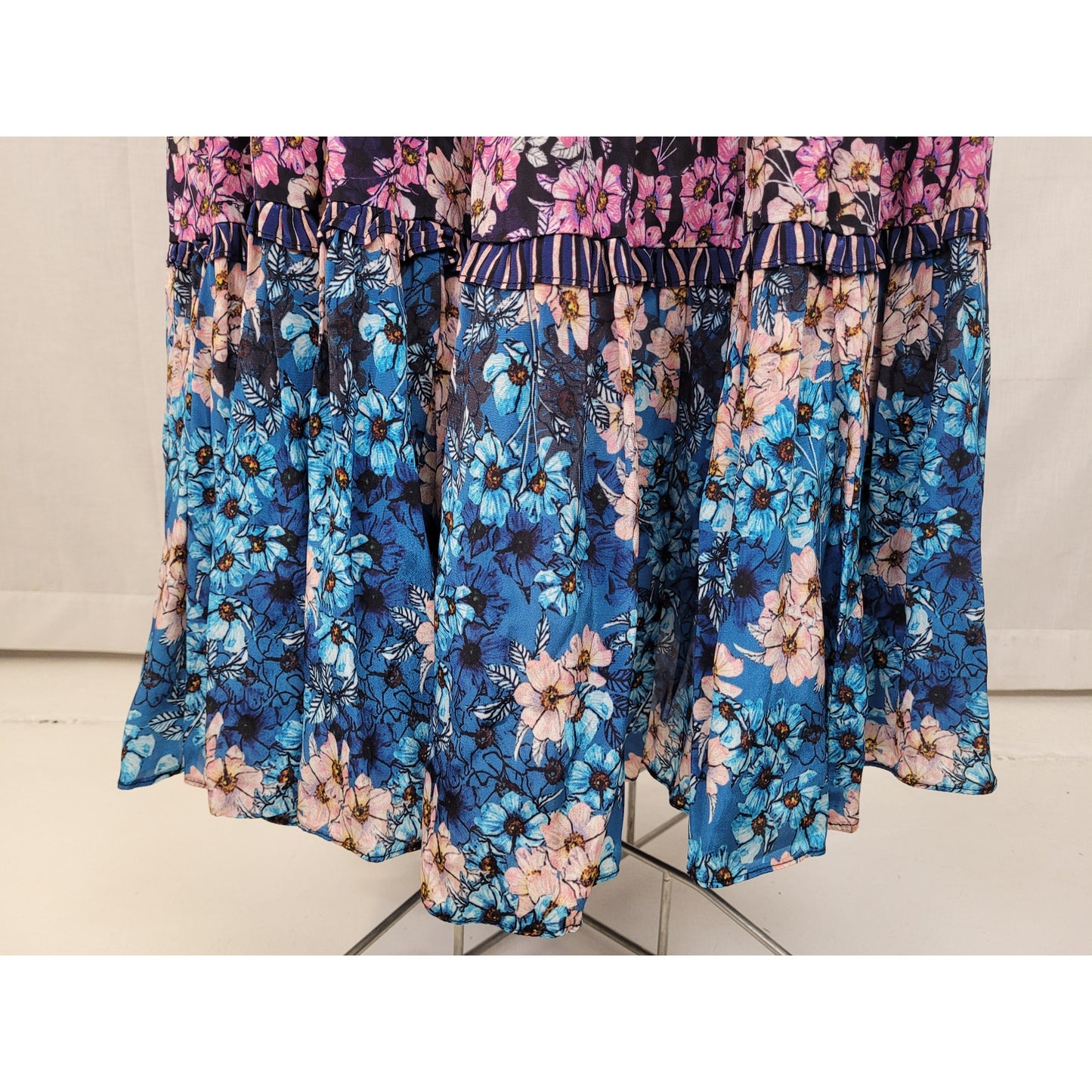 Bhanuni by Jyoti for Anthropologie Anarosa Tiered Maxi Skirt Floral Print Sz 8