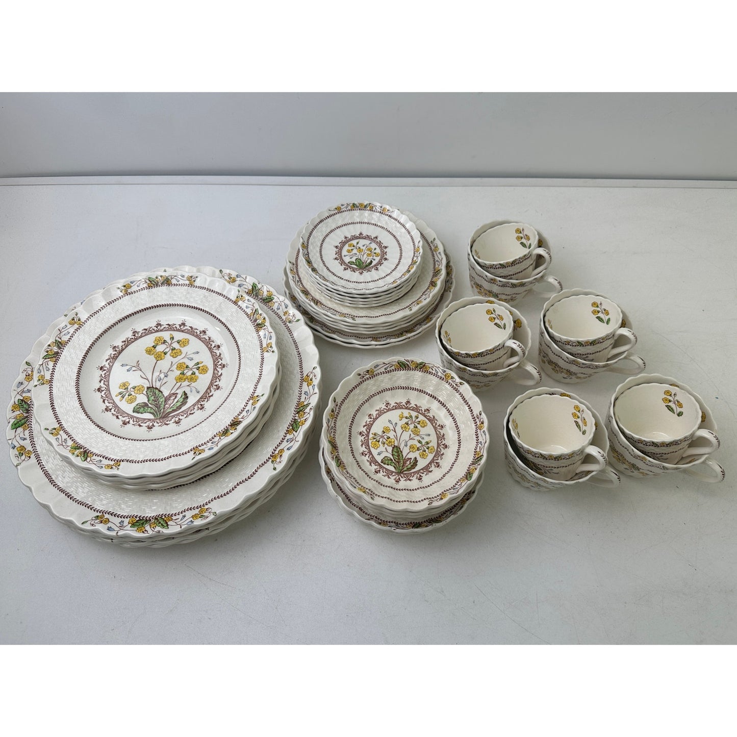Vintage Copeland Spode "Buttercup" China Multi Piece Dinnerware Set