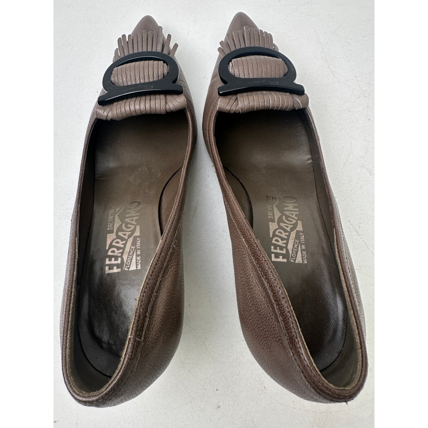 Vintage Salvatore Ferragamo Taupe Leather Gancini Fringe Pointed Toe Heels Women's Sz 7.5