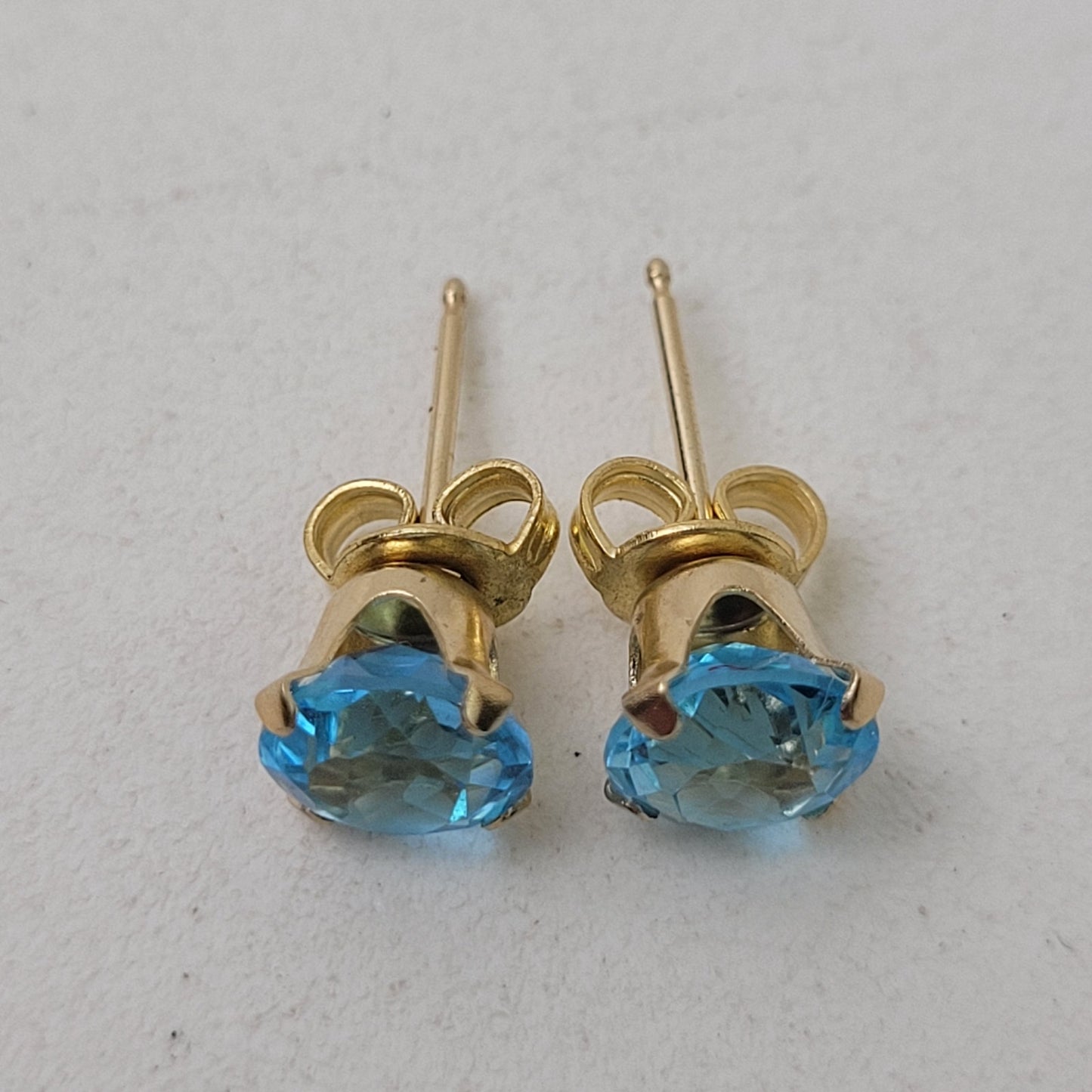 Classic Blue Topaz 5mm Stone w Four-Prong 14K Gold Setting Stud Earrings