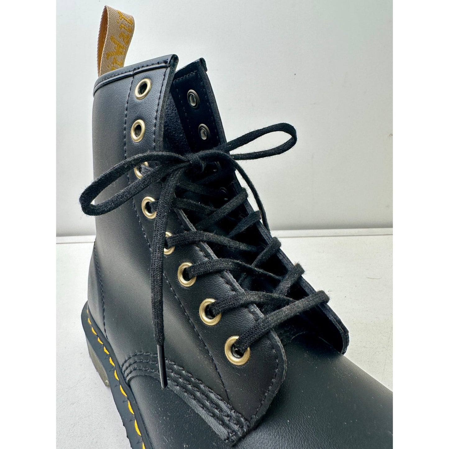 Dr. Martens Vegan 1460 Felix Rub Off 8-Eye Boots Women's Sz 8
