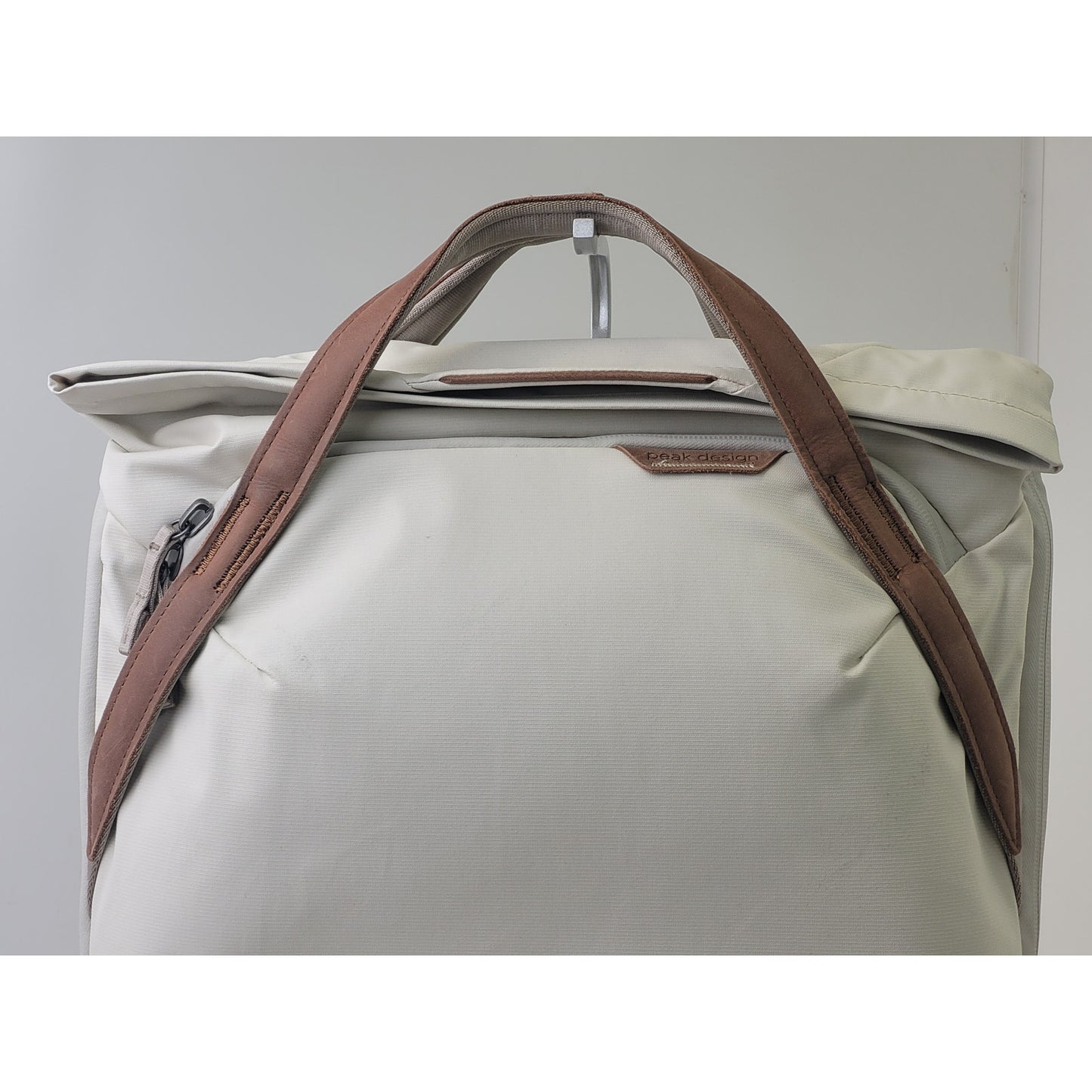 Peak Design 20L Everyday Totepack Backpack Bone with Brown Leather Trim EUC