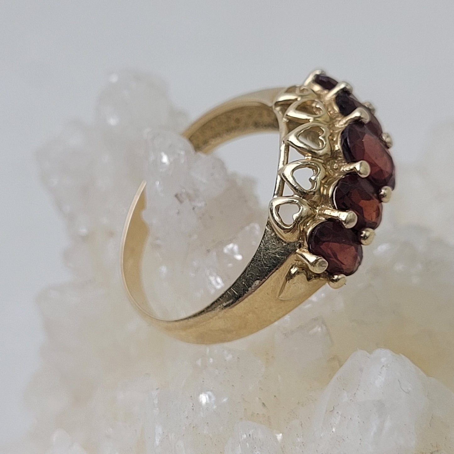 14K Yellow Gold 5-Stone Garnet Heart Ring | Size 5 3/4 | 2.88 Grams