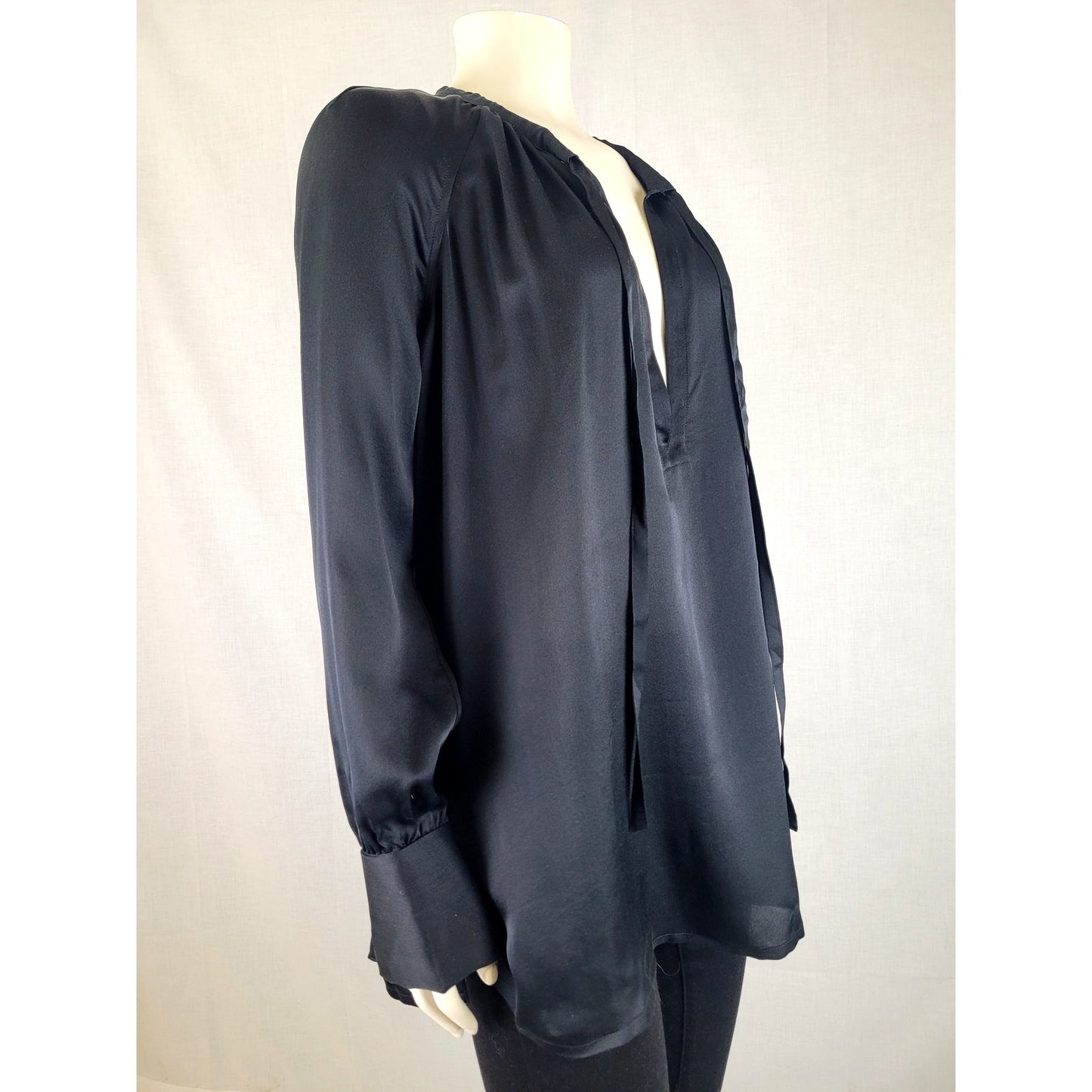 Club Monaco Shirred 100% Silk Blouse NWT Women's Sz M