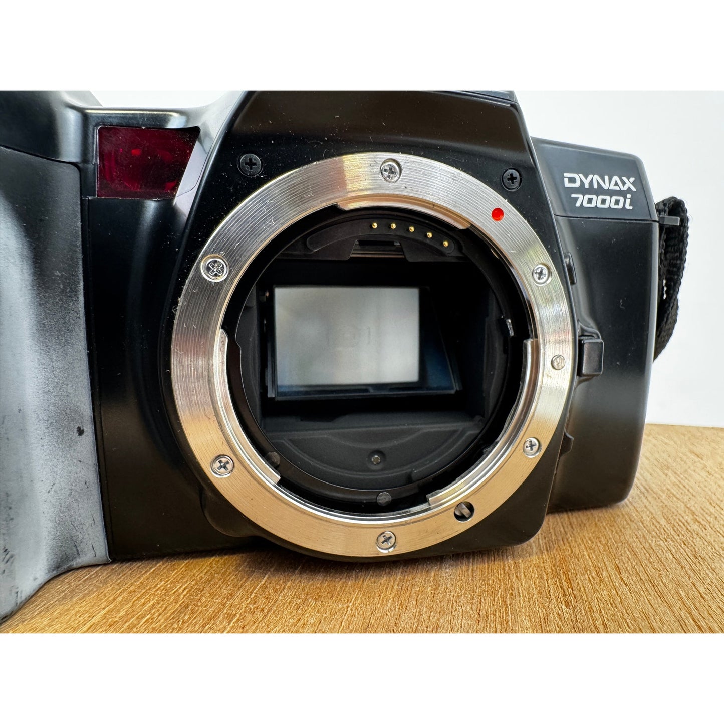 Minolta Dynax 7000i w/ 28-55mm Lens, Portrait/Depth Cards, Manuals & Bag