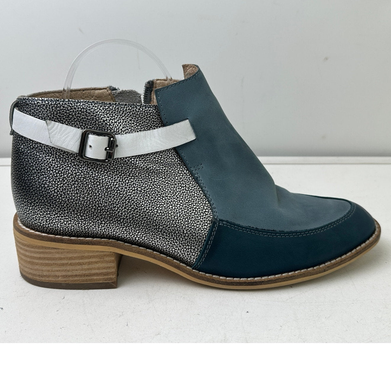 Bresley Multi-Tone Blue/Silver Leather Ankle Boots Women's Sz 40 EU