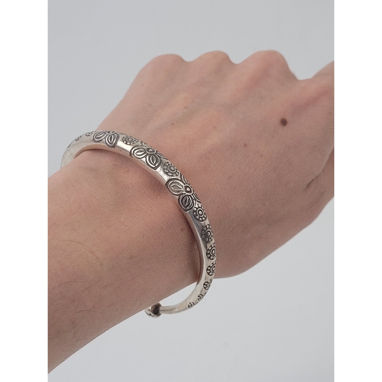 Sterling Silver Cuff w Floral Engravings 18.7g