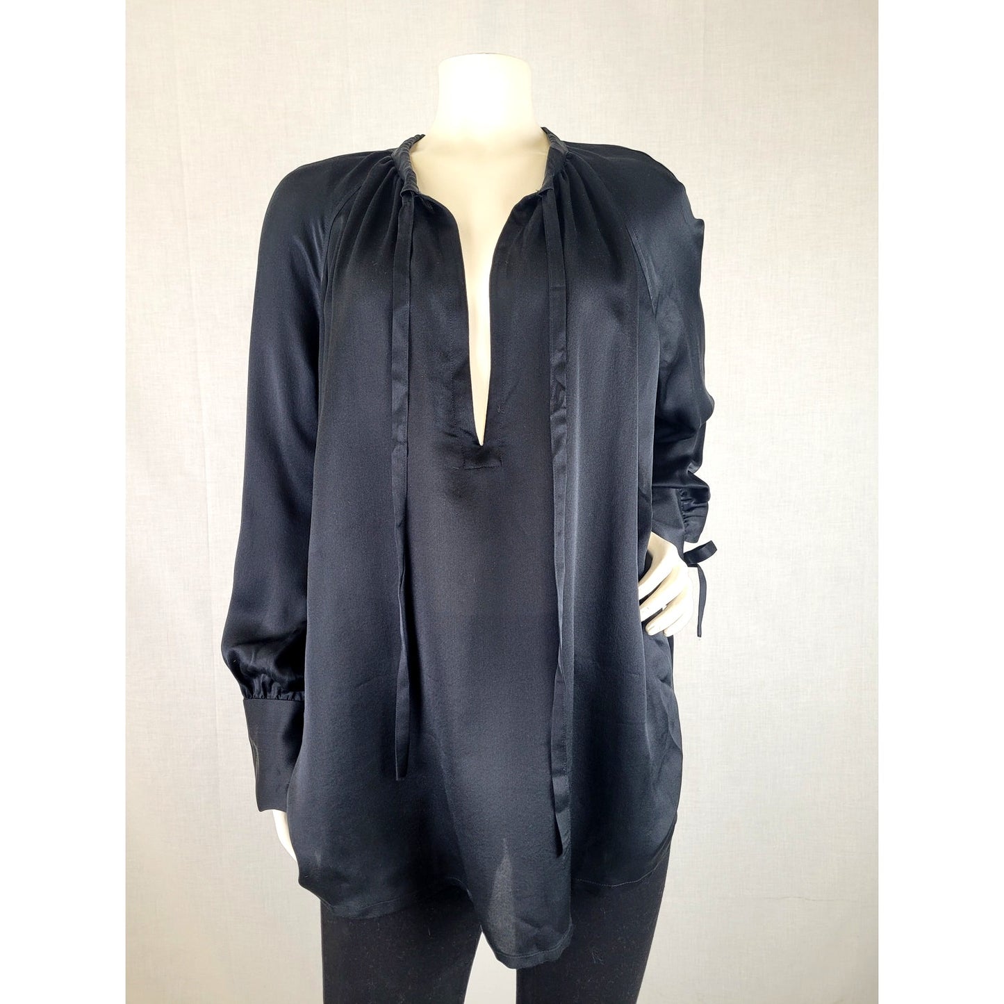 Club Monaco Shirred 100% Silk Blouse NWT Women's Sz M