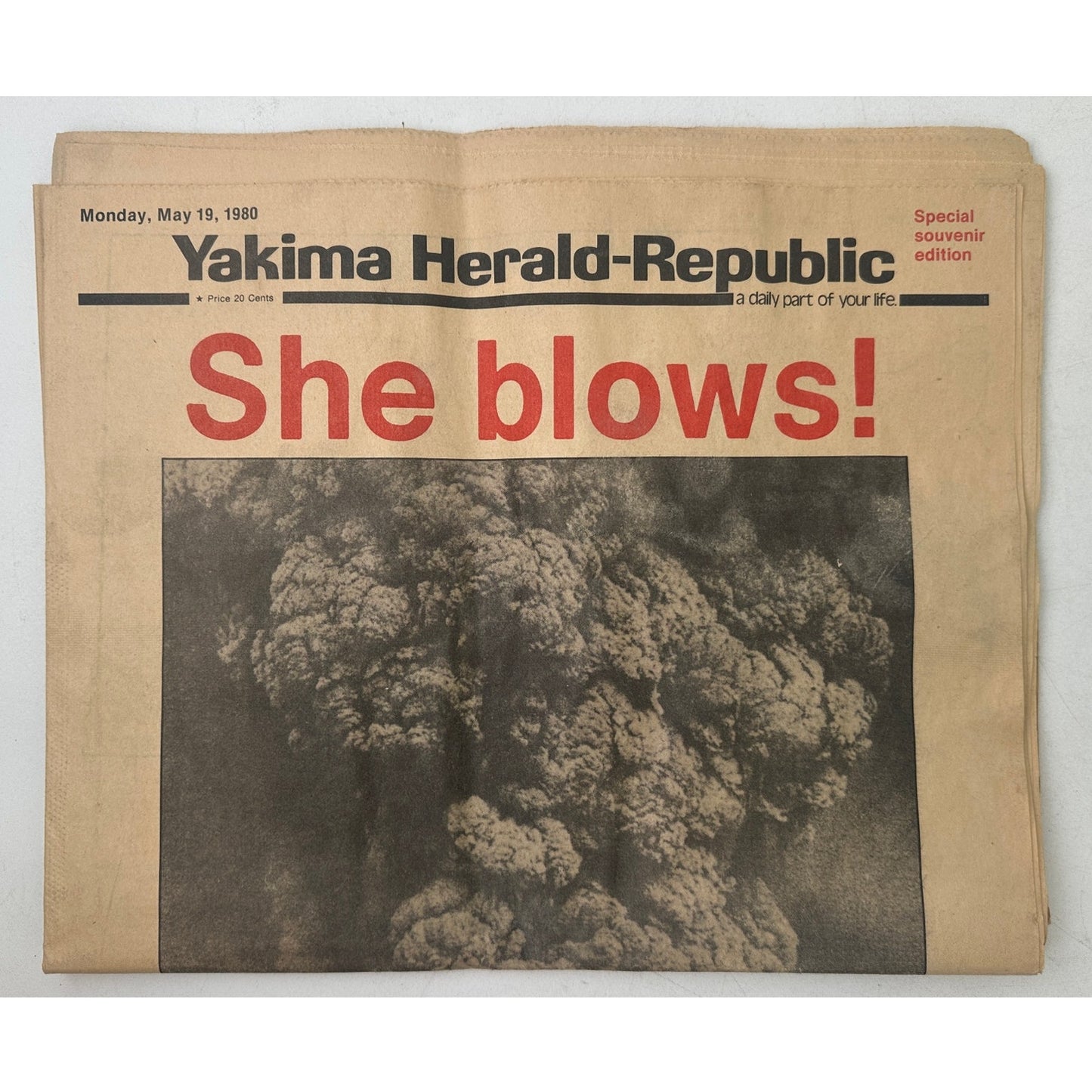 Vintage Mount St. Helens Eruption 1980 Yakima Herald-Republic Newspaper Lot
