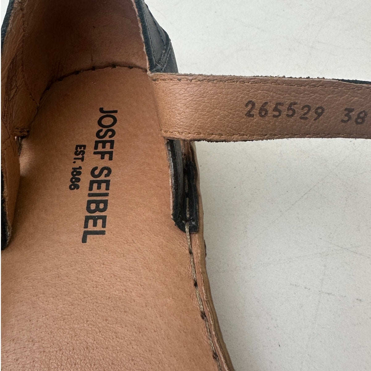 Josef Seibel Black Leather Rosalie 42 Close Toe Mary Jane Sandals Women's Sz 38