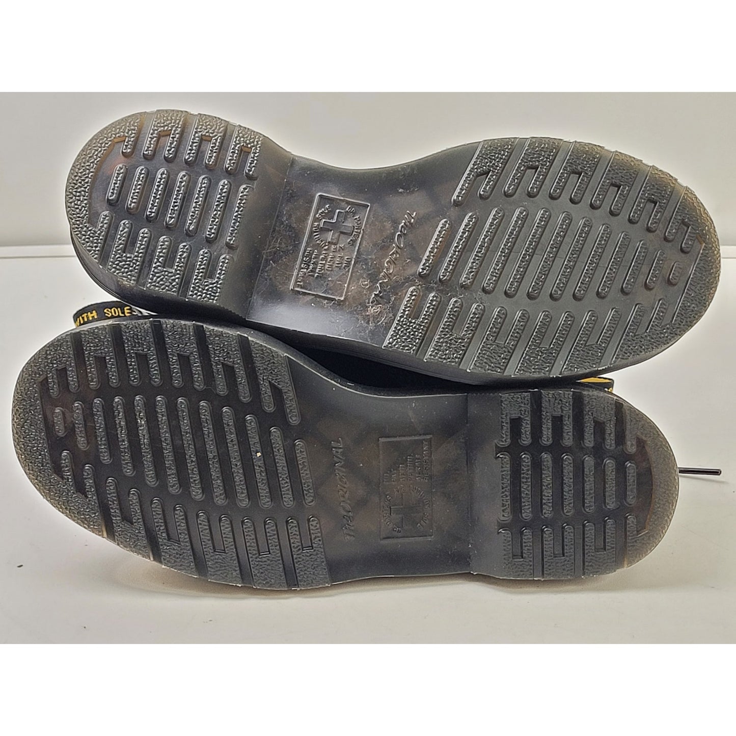 Dr. Martens 1460 Leather Boots w Dragon Embroidery Women's Sz 37 NWT