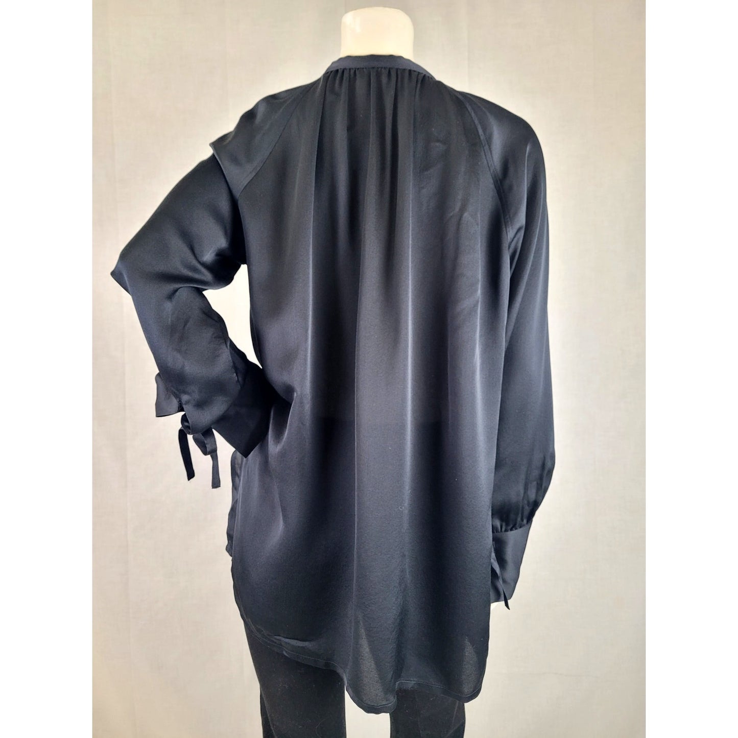 Club Monaco Shirred 100% Silk Blouse NWT Women's Sz M