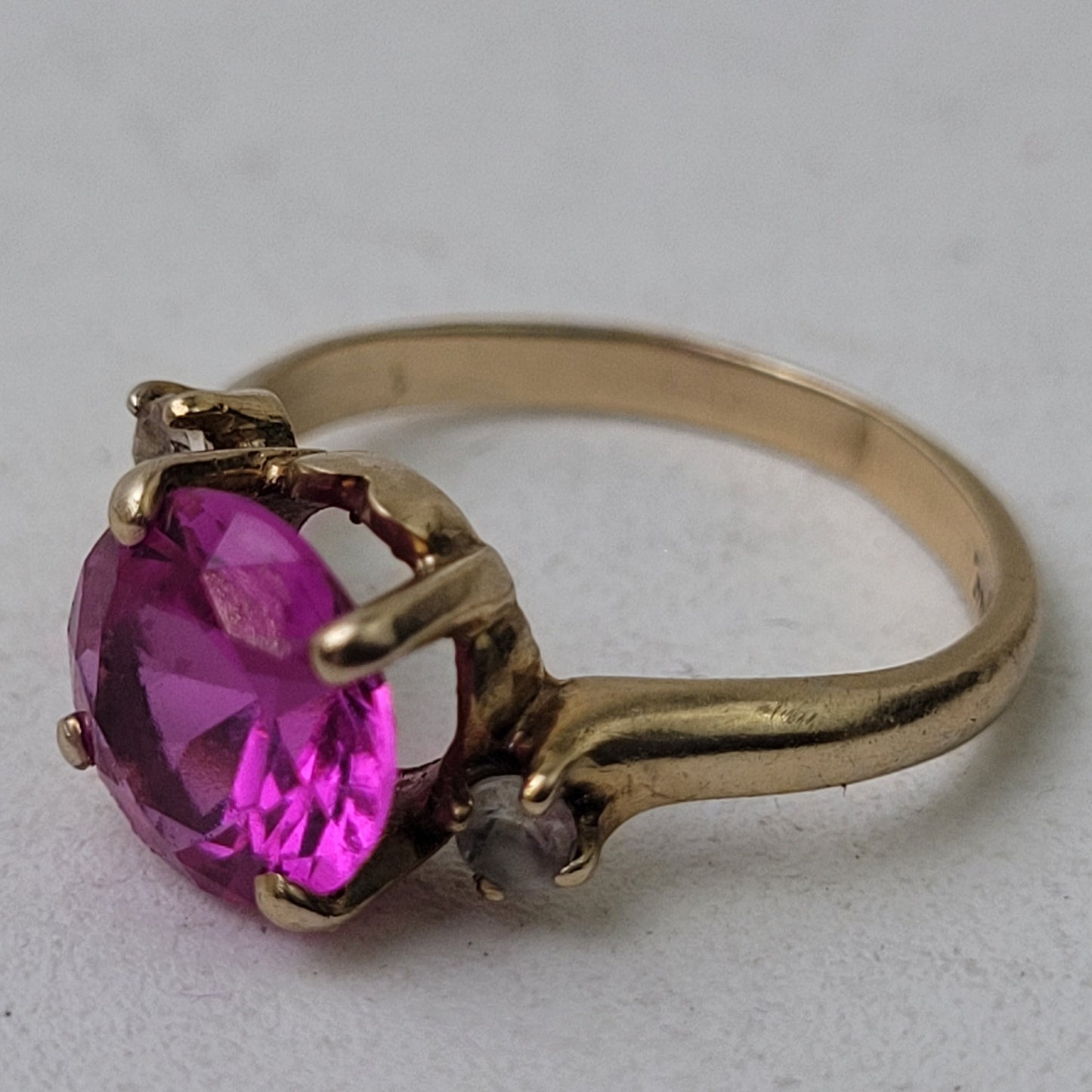 Vintage 10K Yellow Gold Vibrant Pink Stone & Diamond Ring Sz 4.5 | 2.18 g