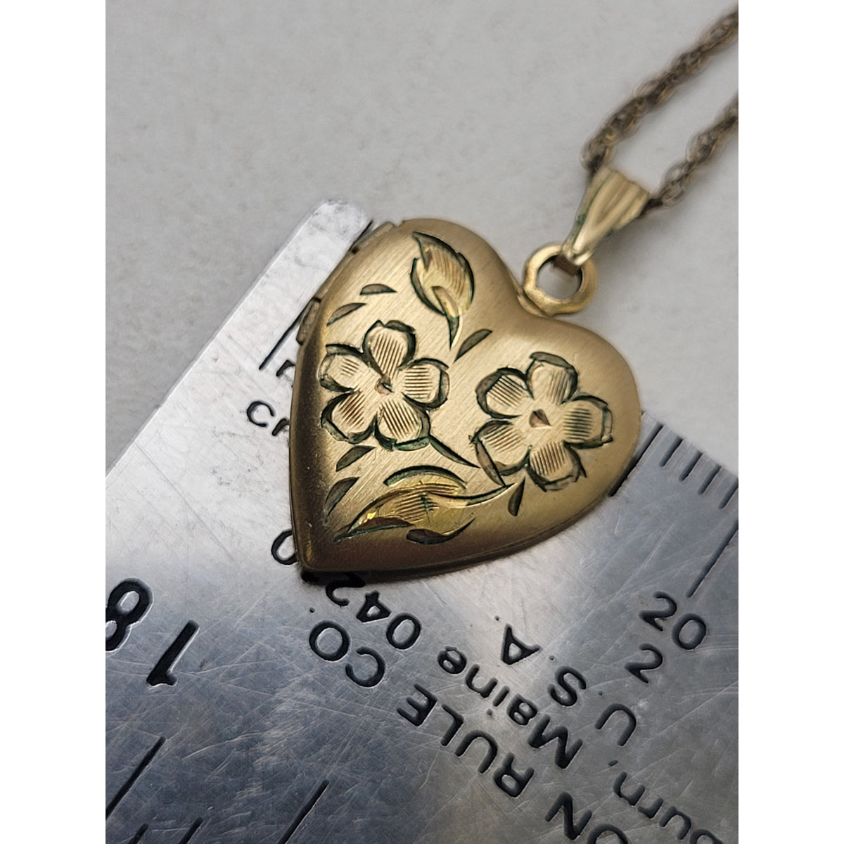 Vintage 14K Gold-Filled Heart Locket Necklace w Floral Etching | 18" Chain
