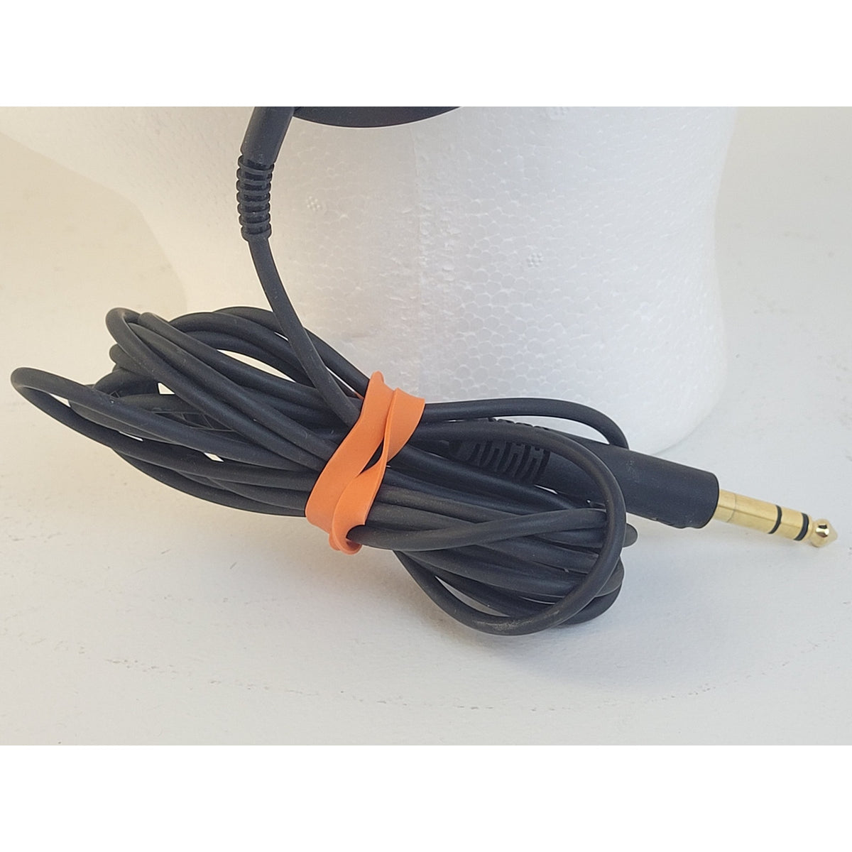 Sennheiser HD 569 Closed-Back Around-Ear Wired Headphones Black | Untested