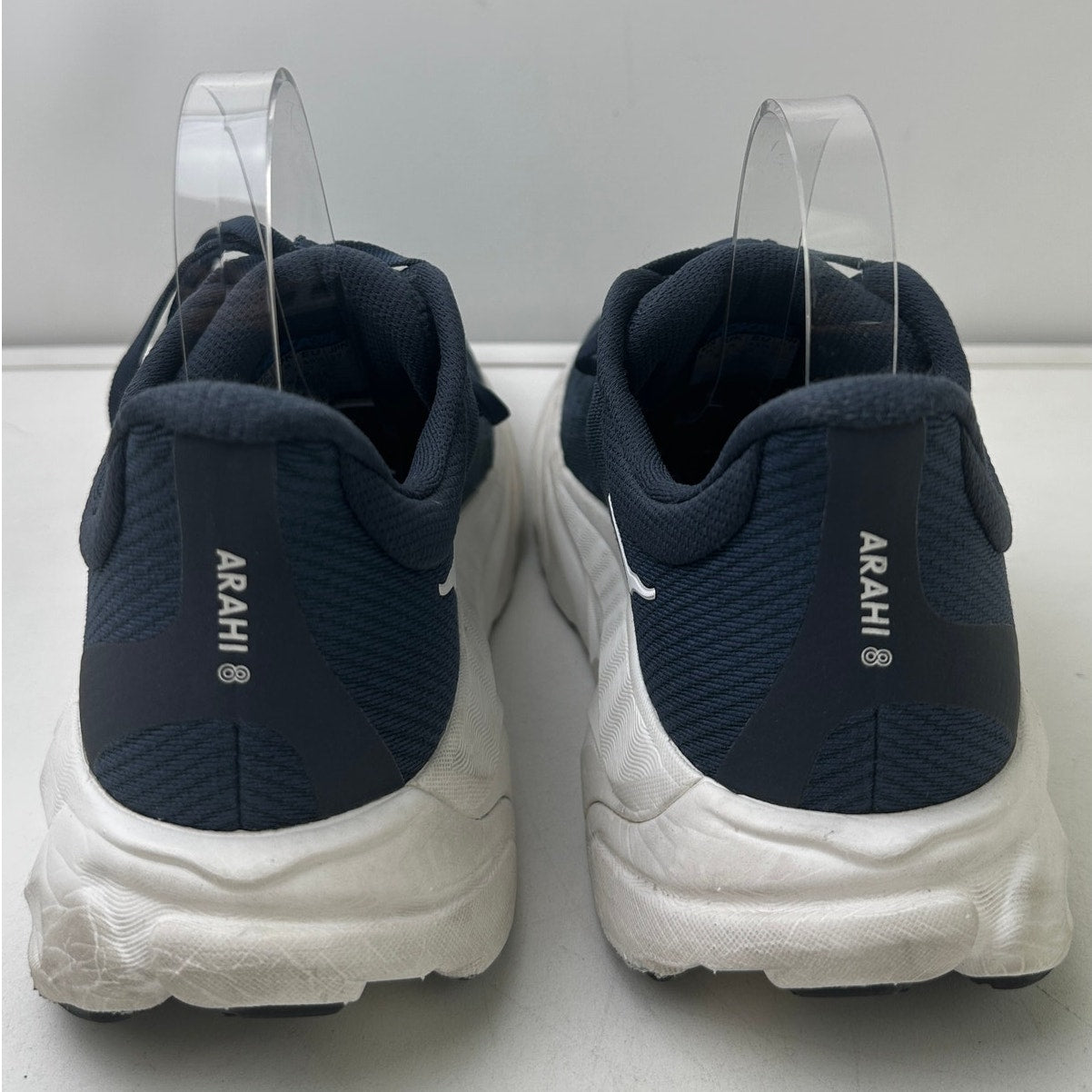 HOKA Arahi 8 Varsity Navy/White Running Shoes Men's Sz 9.5