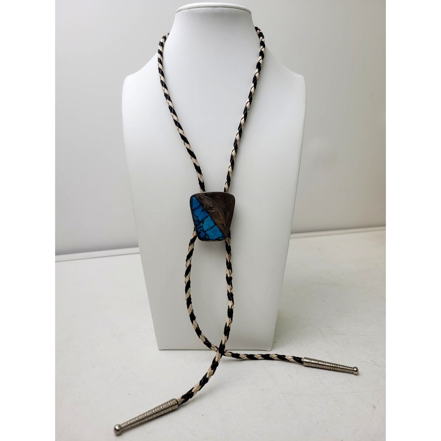 VTG Southwestern Americana Leather Bolo Tie w Etched Sterling Silver & Turquoise