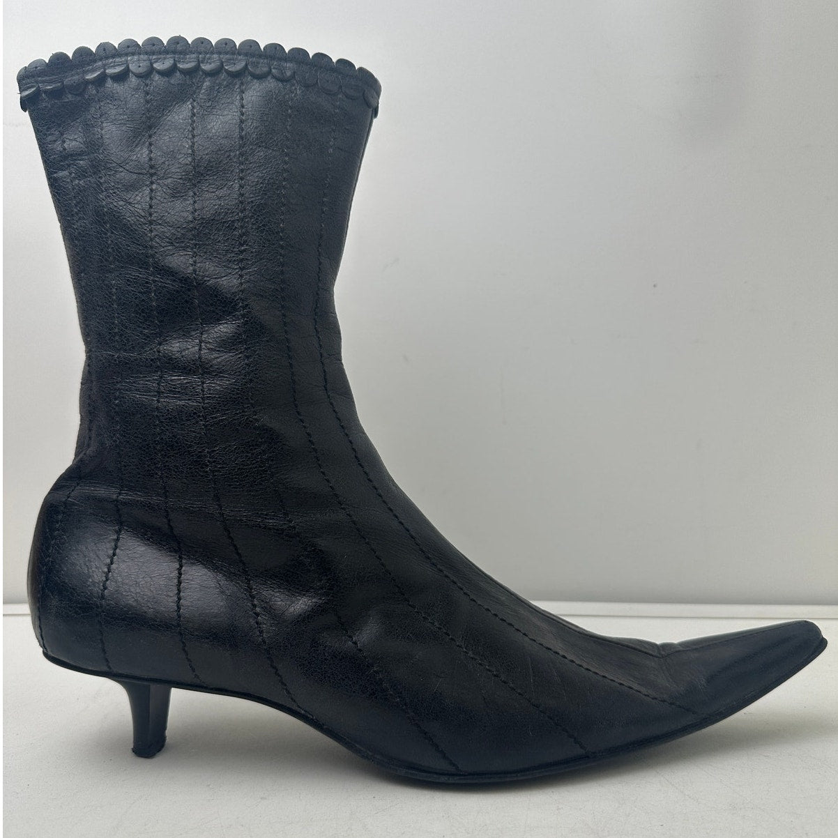 Vintage Briarwood Black Leather Pointed Toe Kitten Heel Boots Women's Sz 10