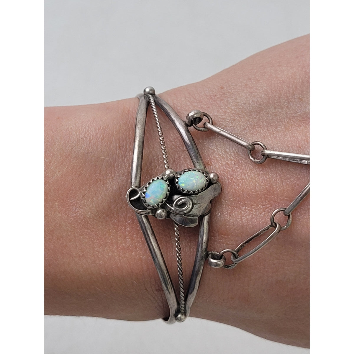 VTG 70s Sterling Silver Navajo Cuff Bracelet Ring Chain Opal Leaf Design