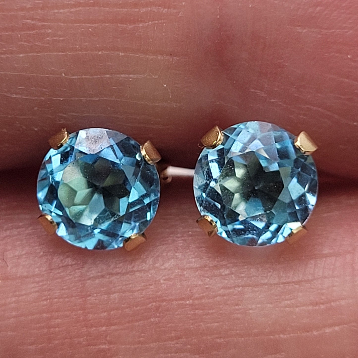 Classic Blue Topaz 5mm Stone w Four-Prong 14K Gold Setting Stud Earrings