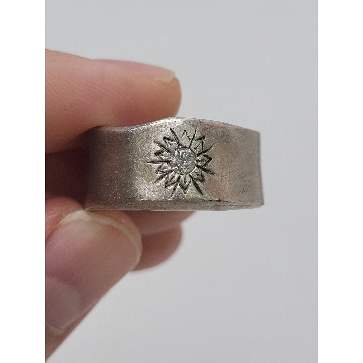Lisa Leanard Designs Sterling Silver Diamond Ring Hammered Finish Sz 7 3/4