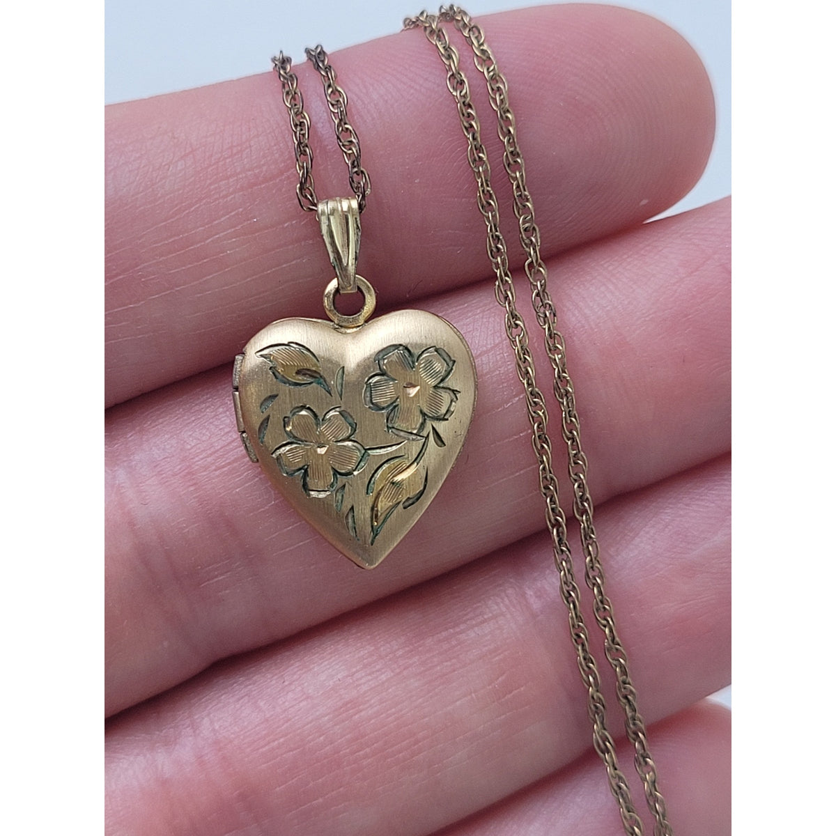 Vintage 14K Gold-Filled Heart Locket Necklace w Floral Etching | 18" Chain