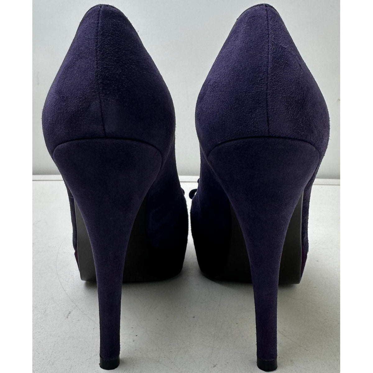 Stuart Weitzman "Back Page" Purple Suede Peep Toe Platform Pumps Women's Sz 8