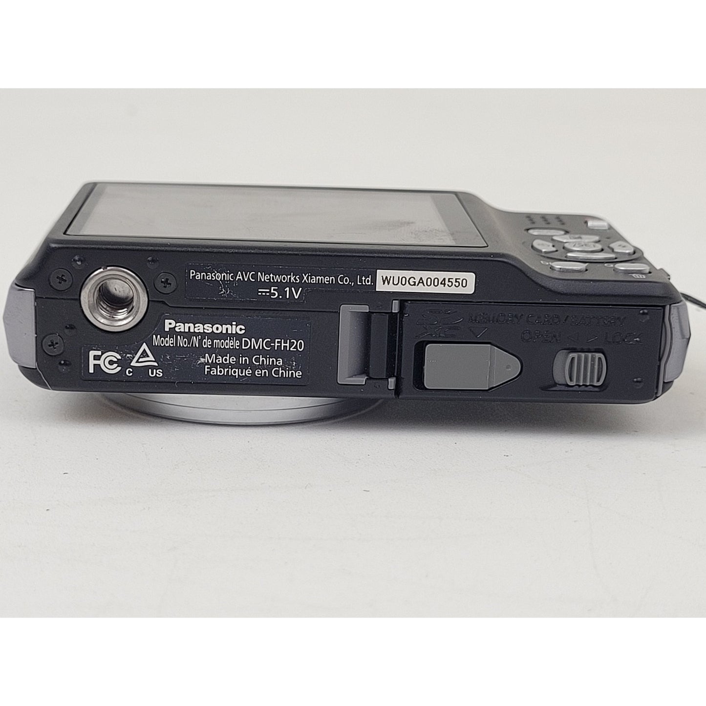 Panasonic Lumix DMC-FH20 Digital Camera w Case