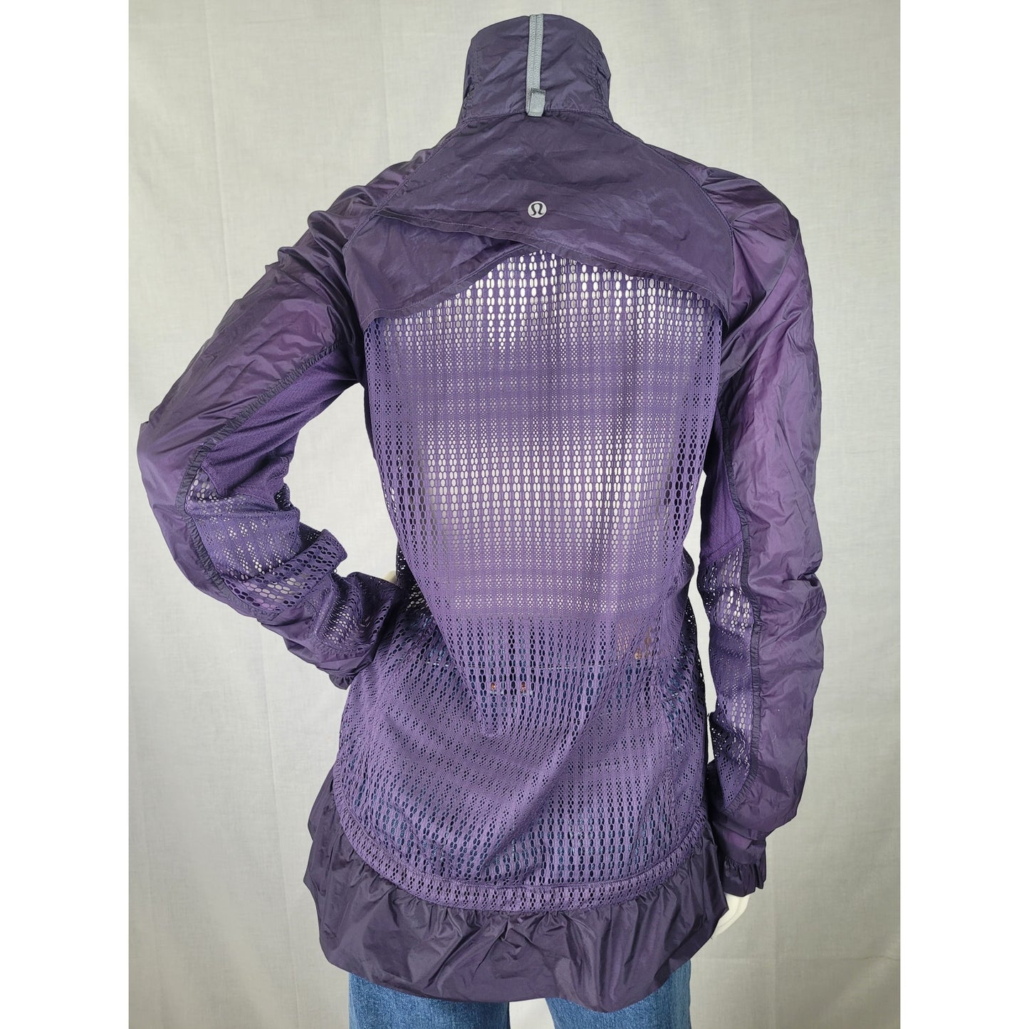 Lululemon Purple Run Wild Jacket Mesh Panels Ruffle Detail Women's Sz 4/6