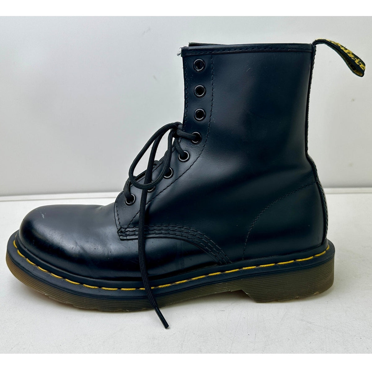 Dr. Martens 1460 Black Smooth Leather 8-Eye Lace Up Boots Women's Sz 8