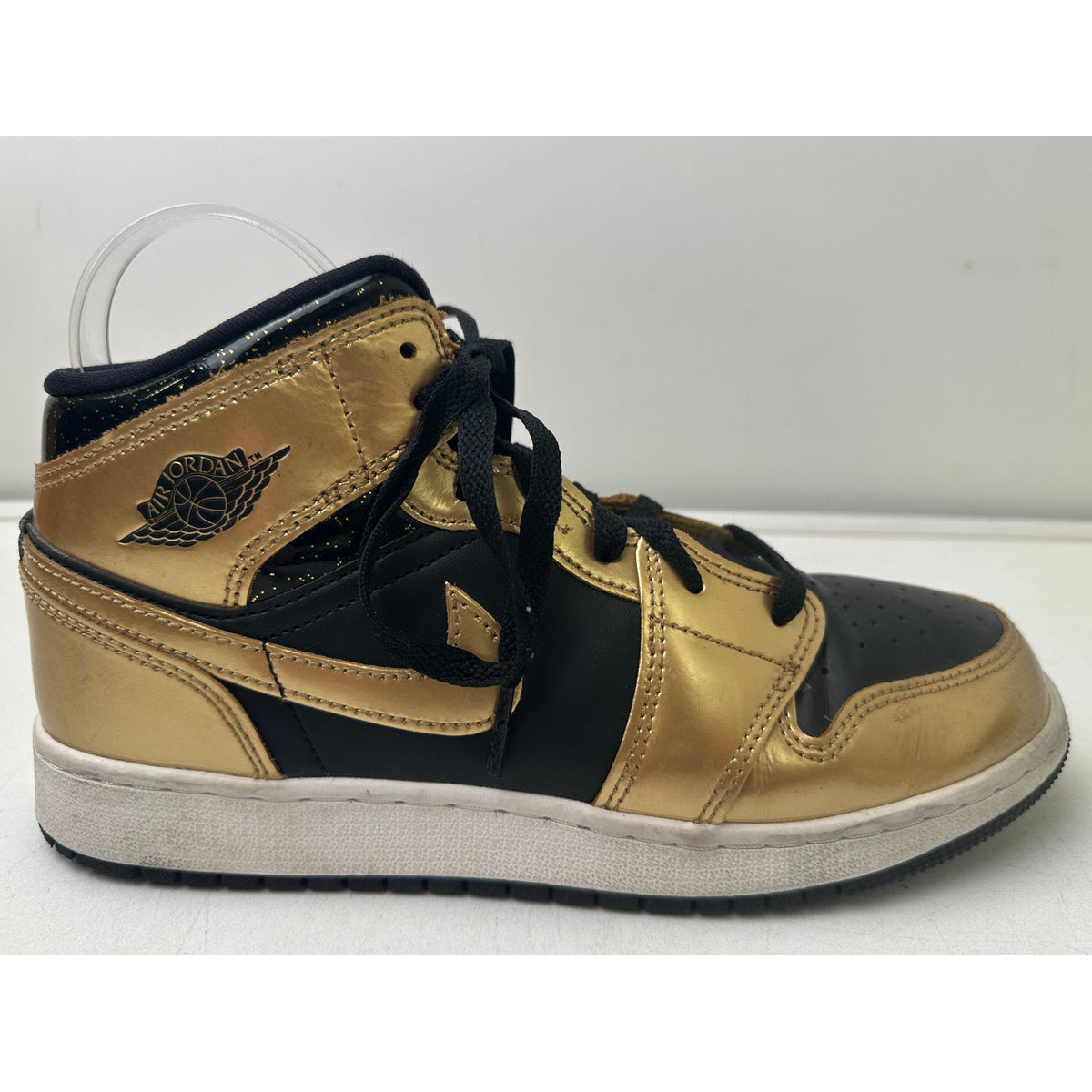 Nike Air Jordan 1 Mid SE GS Metallic Gold Black Sneakers Youth Sz 6