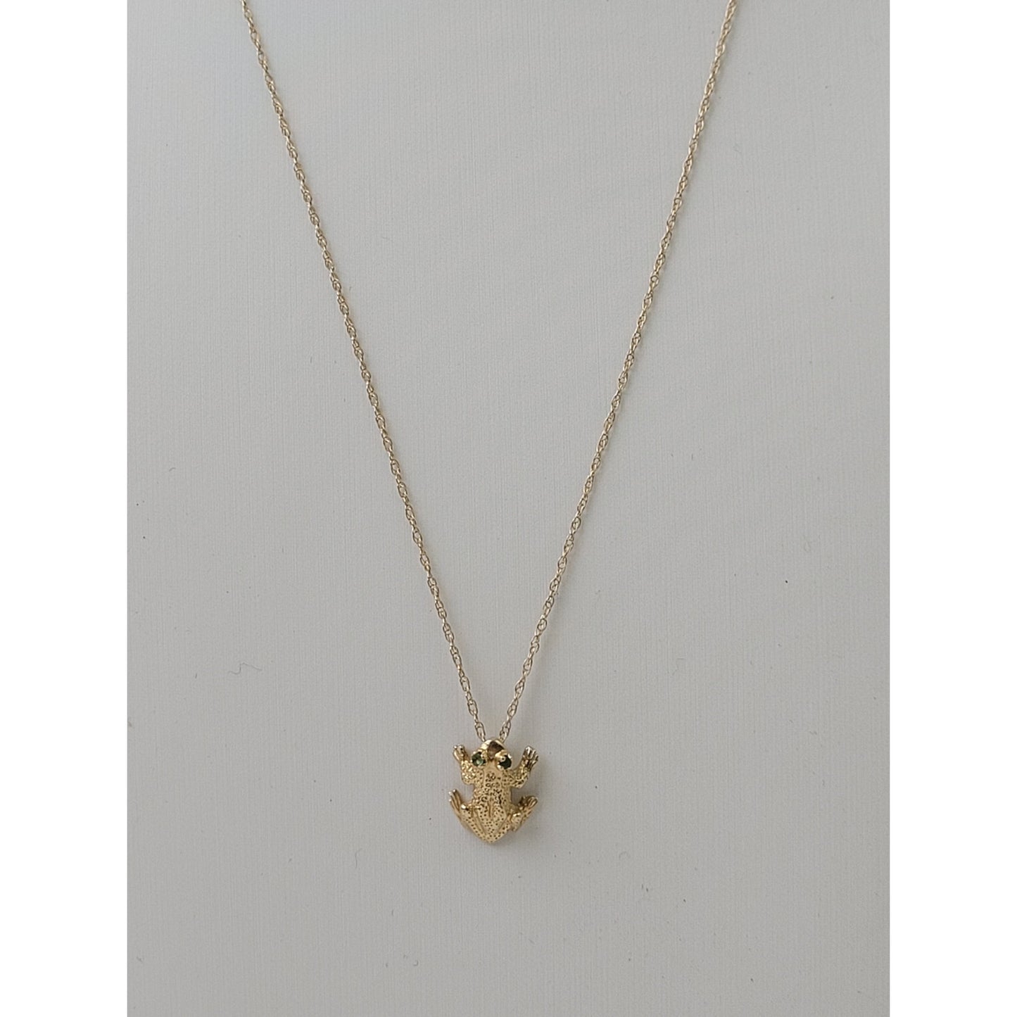 14K Yellow Gold Frog Charm w Green Stone Eyes on 10K Yellow Gold Chain