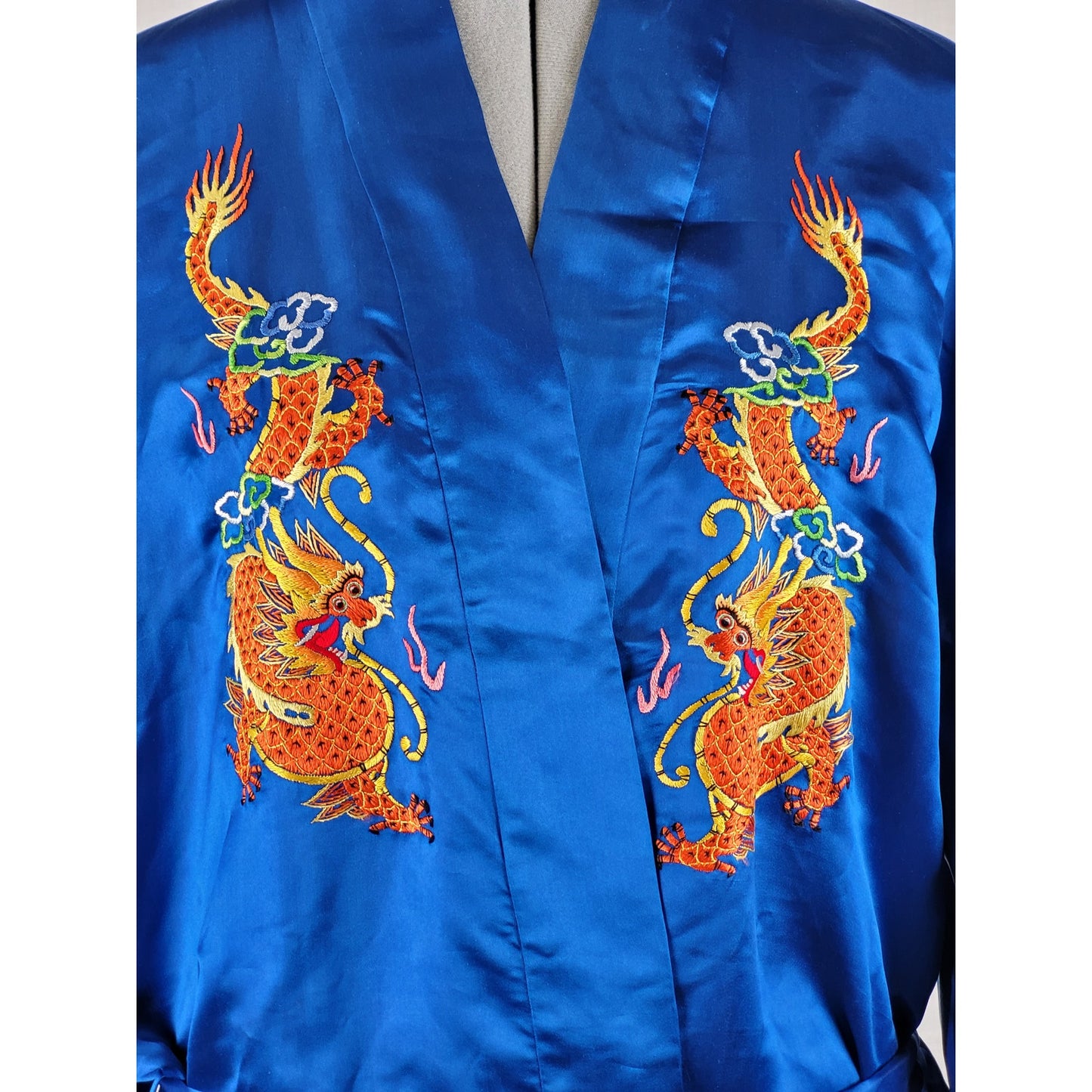 Vintage Pearls Brand Gold Dragon Embroidered Blue Silk Robe w Belt Sz S/M