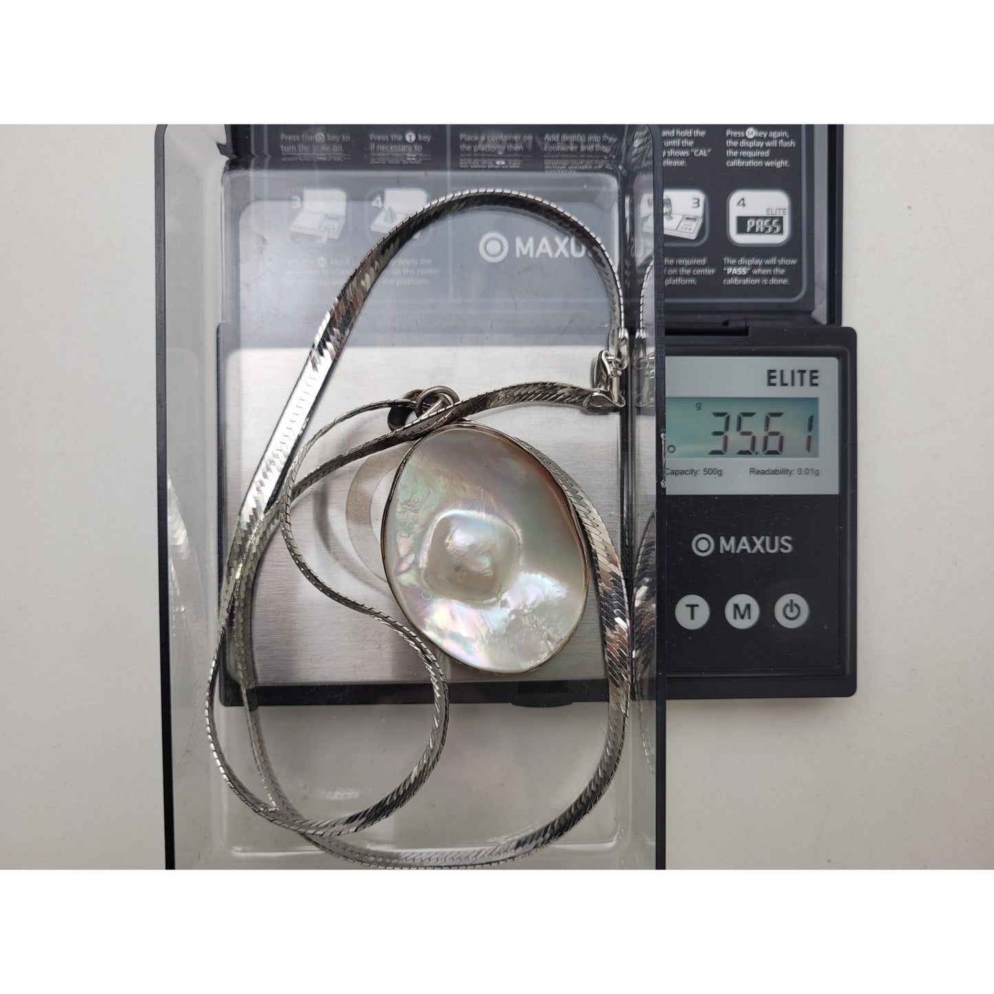 Sterling Silver Herringbone Chain Necklace w Mother of Pearl Pendant