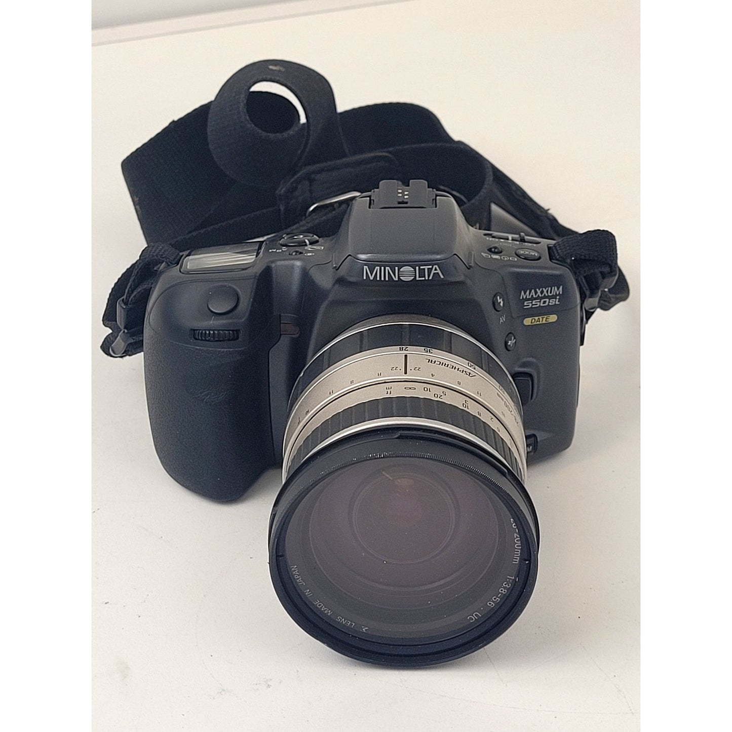 Minolta Maxxum/Dynax 300si 35 mm SLR Film Camera w 28-200mm lens