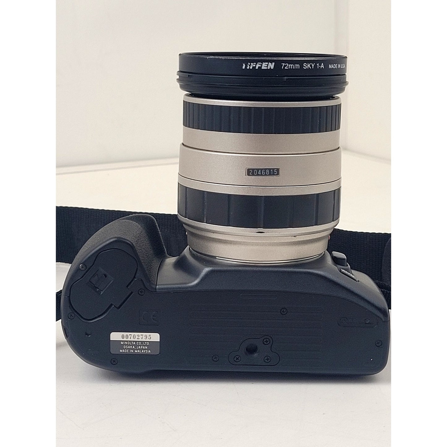 Minolta Maxxum/Dynax 300si 35 mm SLR Film Camera w 28-200mm lens