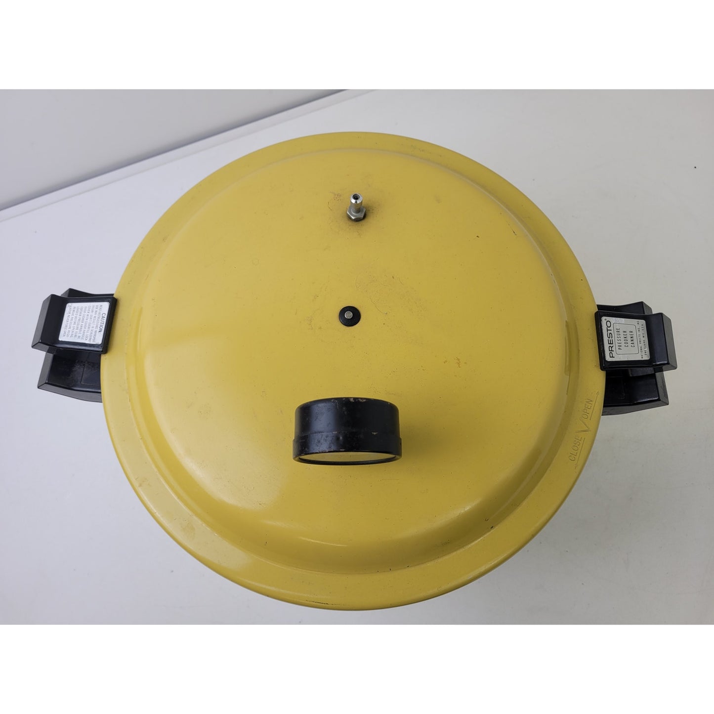 Vintage 12-Quart Presto Pressure Cooker & Canner w Accessories in Harvest Gold