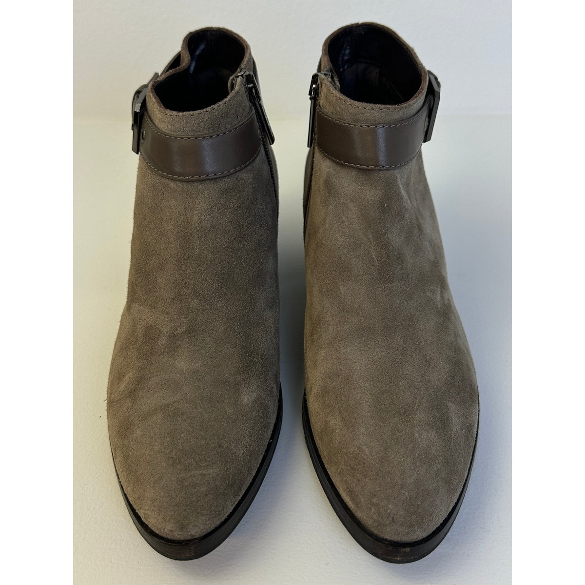 Aquatalia Light Brown Suede Buckle Ankle Boots Made in Italy Women’s Sz 6