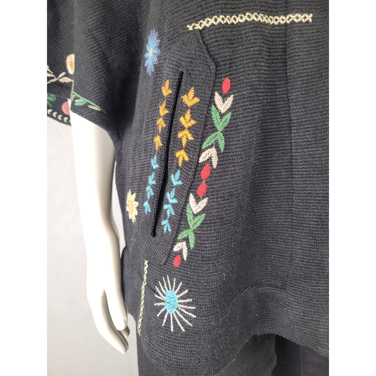 Johnny Was Josiy Poncho w Multicolored Floral & Geometric Embroidery Sz S