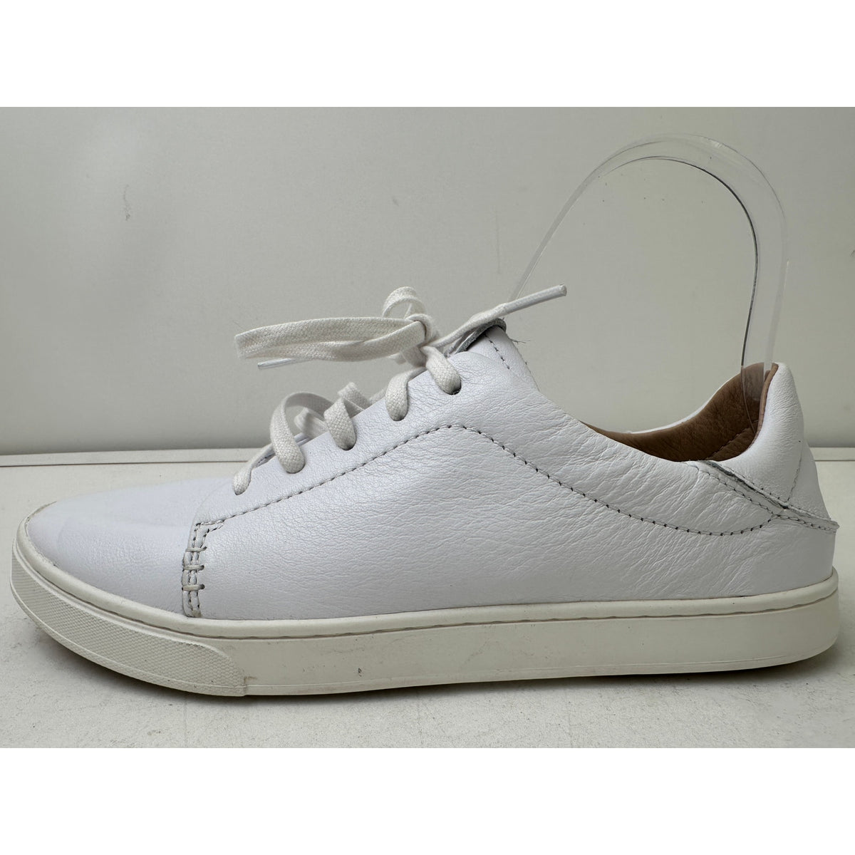 OluKai Pehuea Li 'llI Women's White Leather Sneakers Women's Sz 8