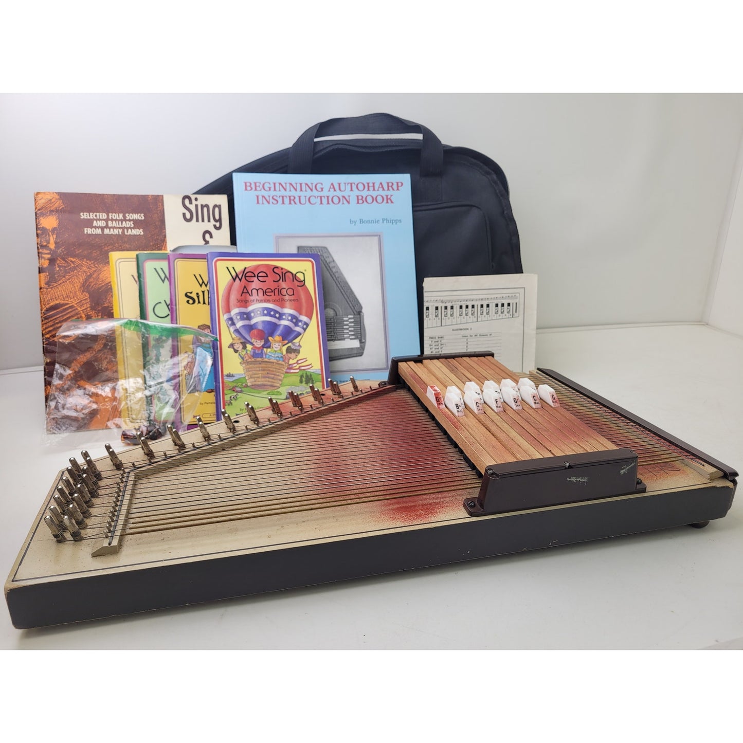 Vintage Oscar Schmidt Autoharp w Black Gig Bag & Music