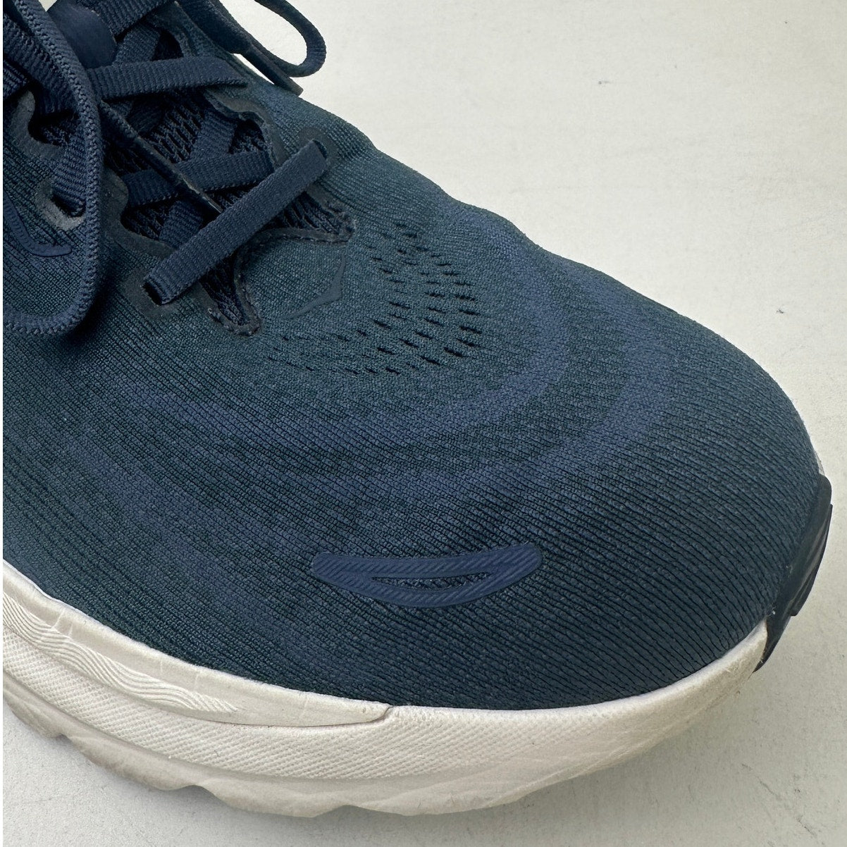 HOKA Arahi 8 Varsity Navy/White Running Shoes Men's Sz 9.5