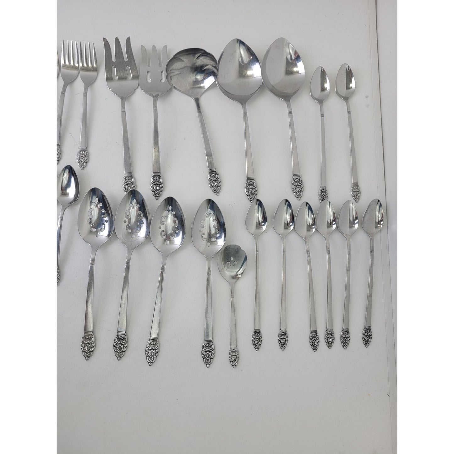 Vintage Oneida Community Stainless Nordic Crown Flatwear Set of 76