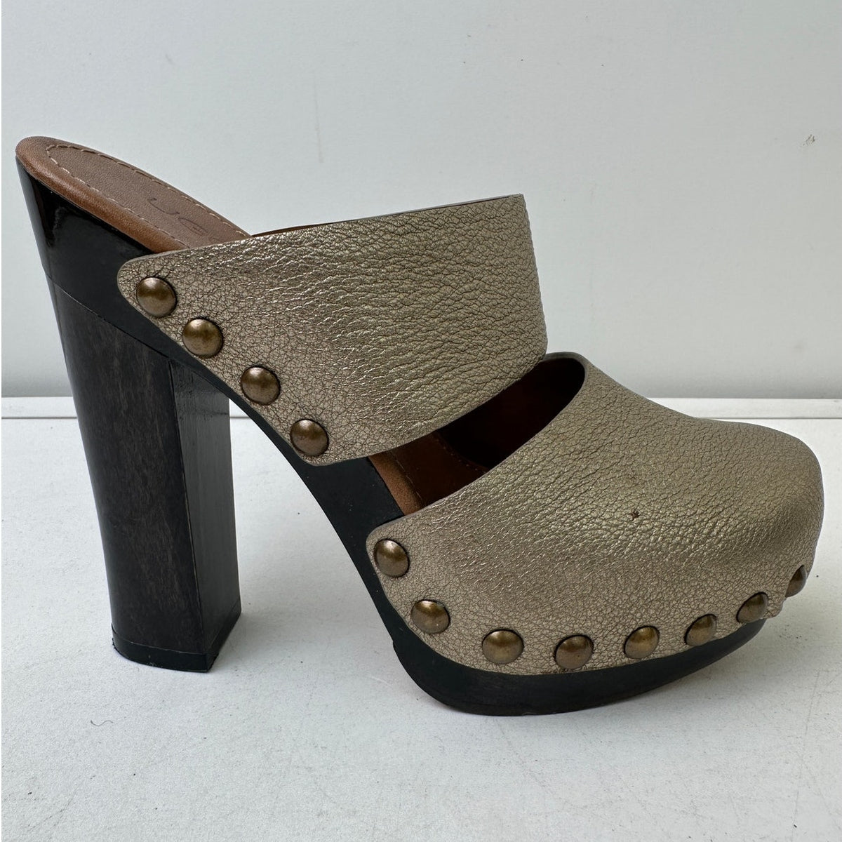 UGG Collection Amadora Metallic Gold Leather Studded Clog Heels Women's Sz 5.5
