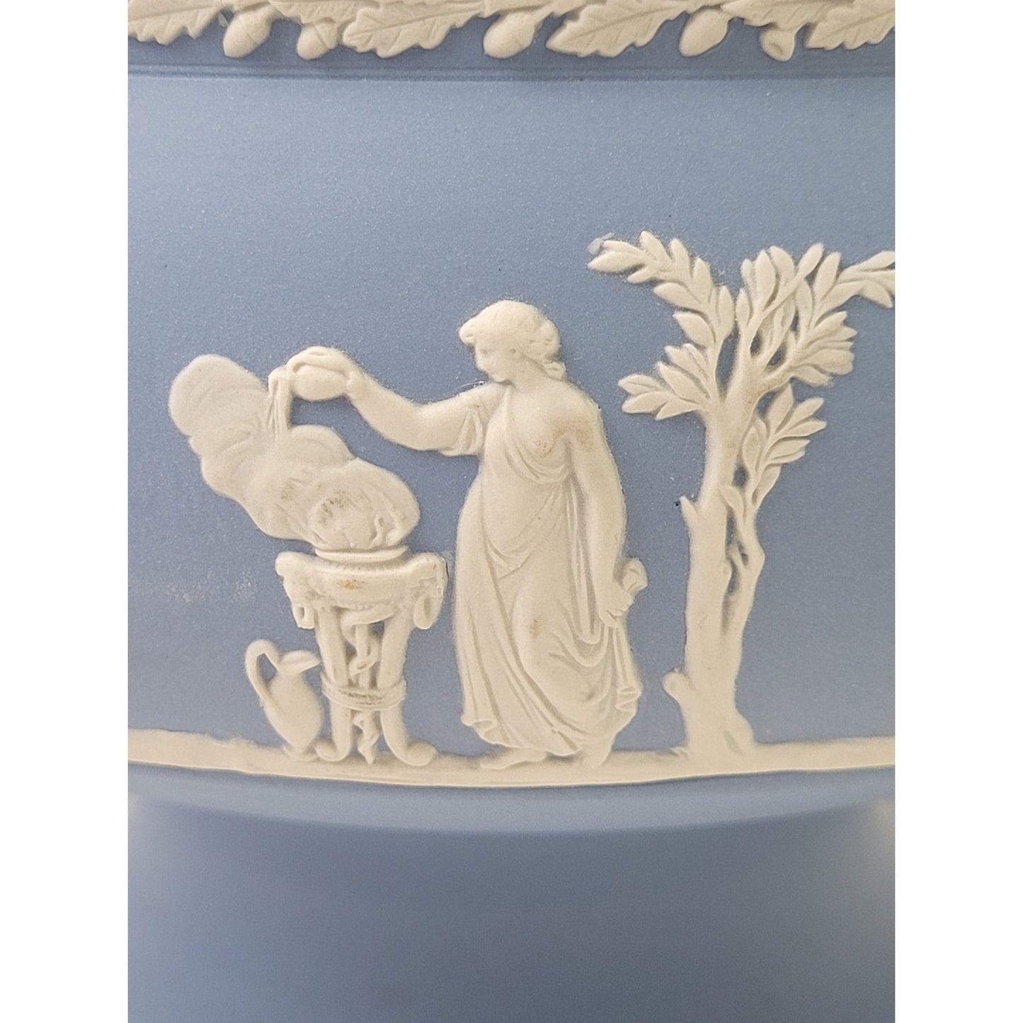 Vintage Large Wedgwood Jasperware Bowl Neo-Classical Centerpiece 8"W x 5 1.4" H