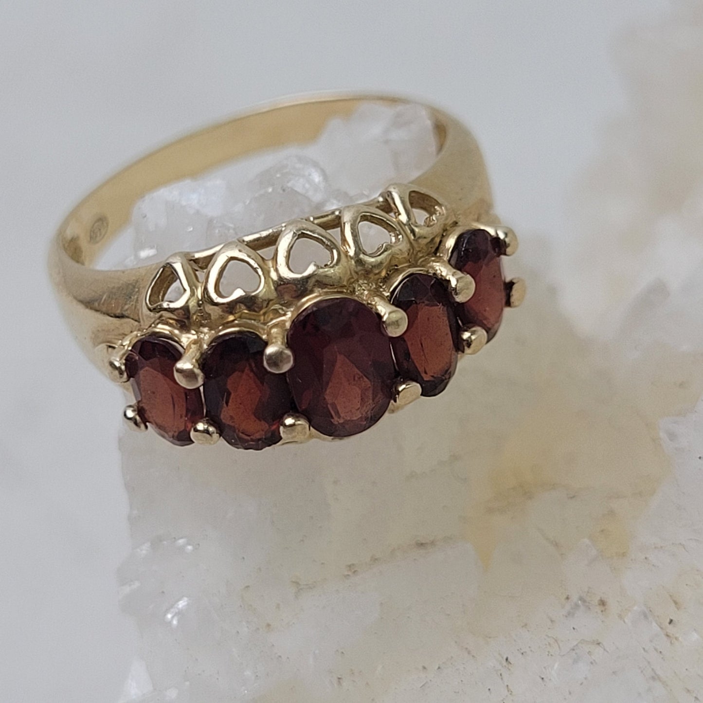 14K Yellow Gold 5-Stone Garnet Heart Ring | Size 5 3/4 | 2.88 Grams